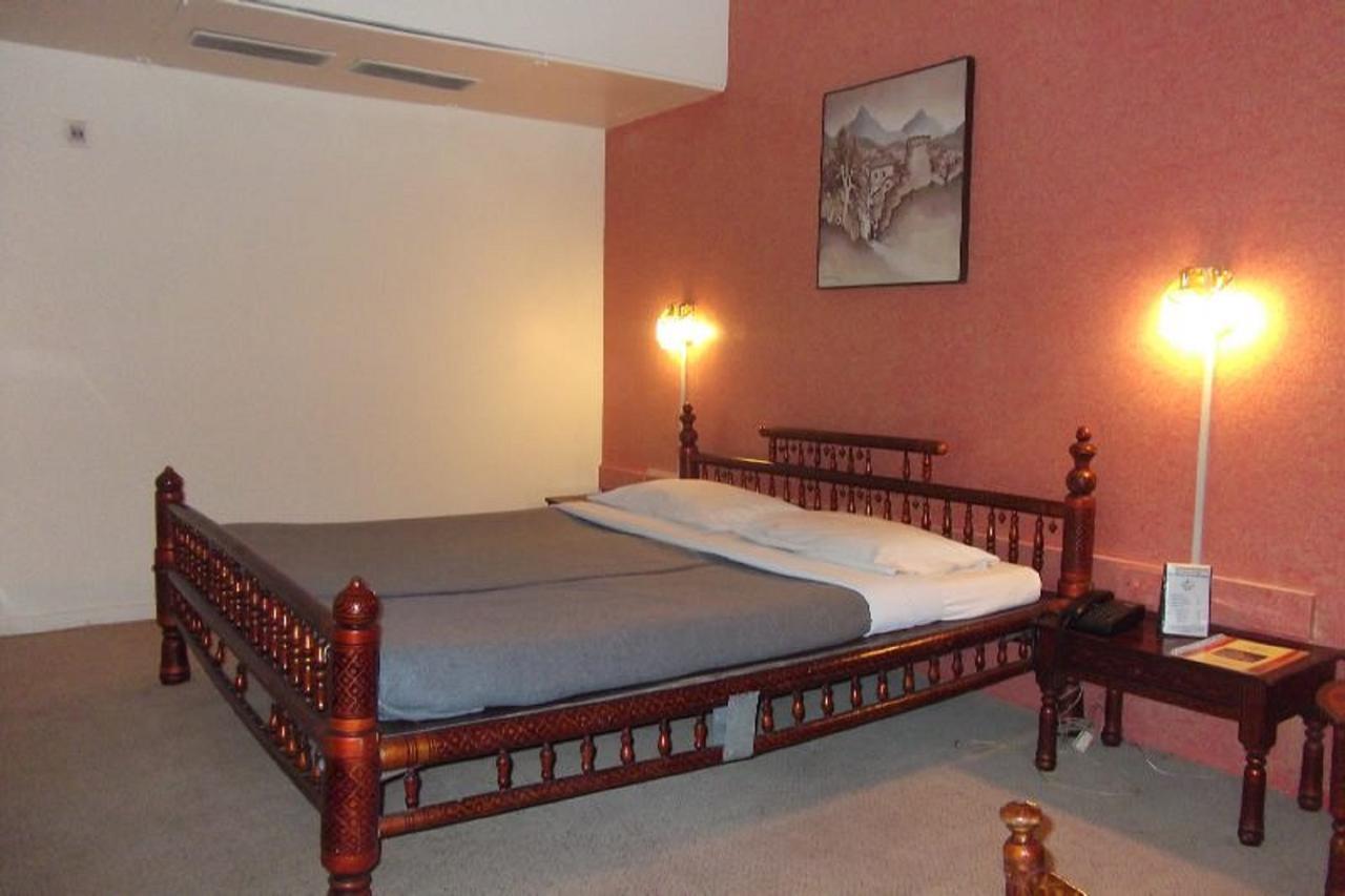 Hotel Bluehill Bhavnagar Exterior foto